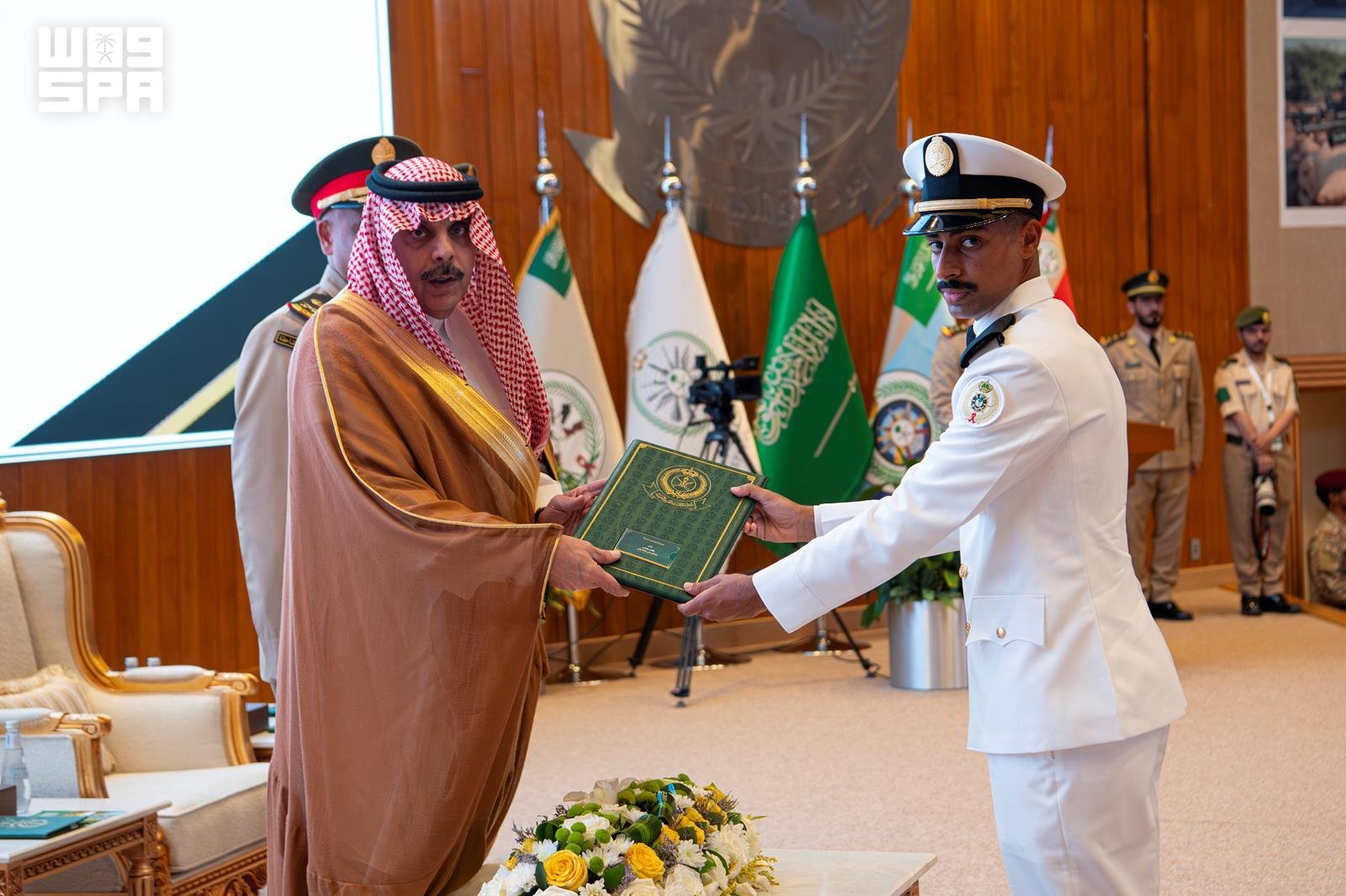 Officers graduate from King Abdulaziz Military Academy — Arab News