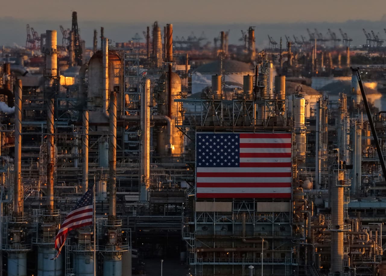 U.S. oil-refinery stocks are up roughly 150% this year. How long could this historic run last? — Riyadh Sports news