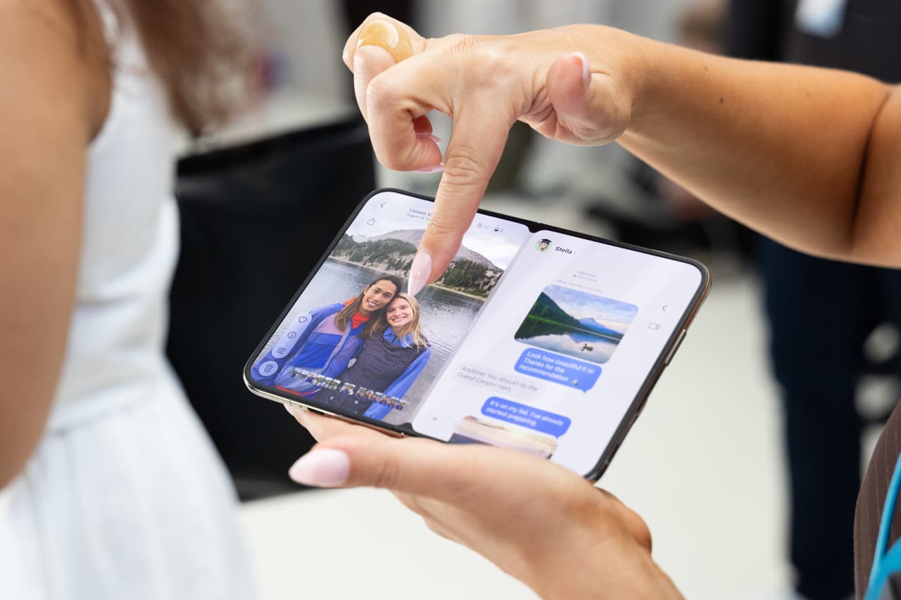 Is Apple’s foldable iPhone Duo worth $2,000? See how it stacks up against other foldable phones. — MarketWatch, Riyadh Business news