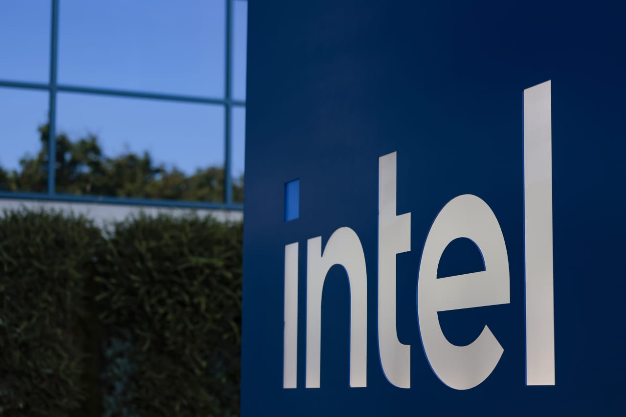 Why a former Intel skeptic is giving up his negative call on the stock after four years — MarketWatch, Riyadh Business news