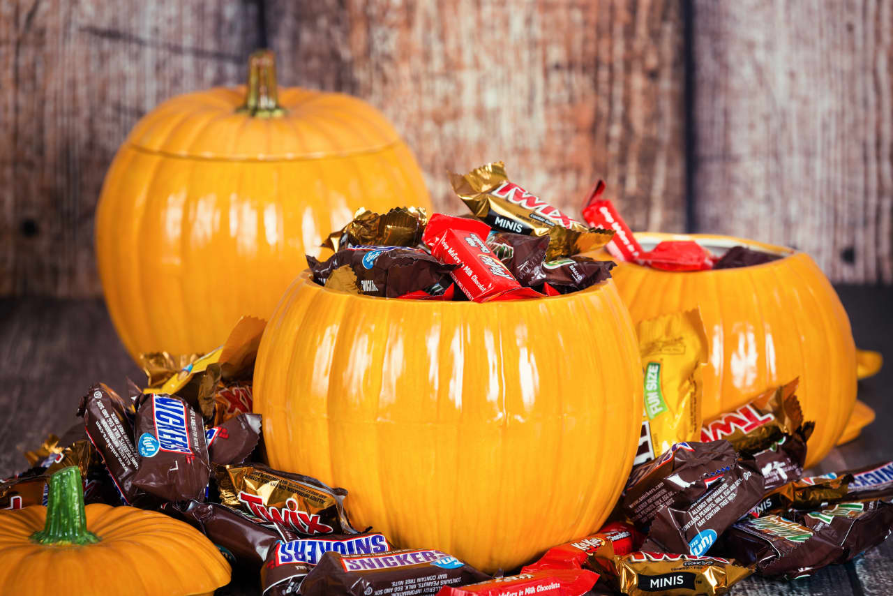 This Halloween, are king-sized candy bars a better deal than fun-sized ones? — Riyadh Business news